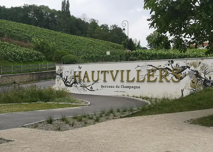 Au Terminus 6 Personnes * Hautvillers